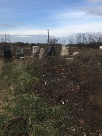 Фермер, который распахал еврейское кладбище в Гуляйполе, может пойти под суд за надругательство над могилами