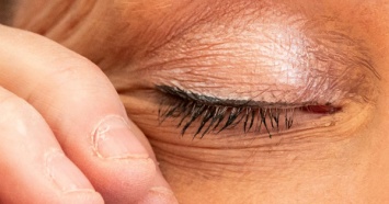 Коронавирус проникает в организм через глаза?