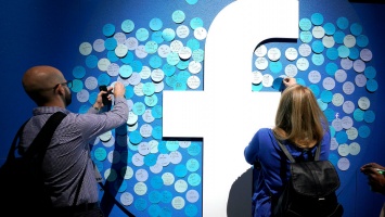Антимонопольный регулятор США подал в суд на Facebook и требует продать Instagram и WhatsApp
