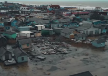 Потоп, поваленные столбы и заборы: как выглядит Кирилловка после шторма (видео с высоты)