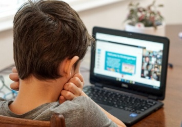 Не только для детей: Минобразования запустило платформу "Всеукраинская школа онлайн"
