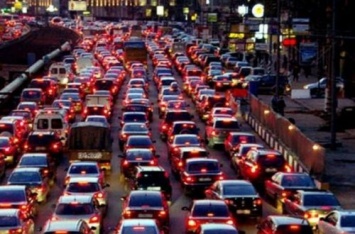 Киев сковали пробки: непогода устроила настоящий транспортный коллапс