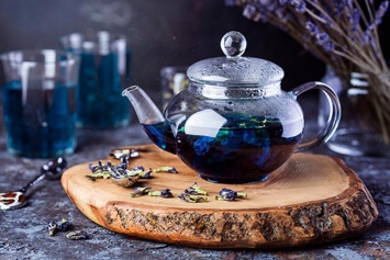 Напиток недели: уникальный синий чай «Анчан» пользуется большой популярностью у горожан