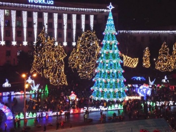 Главная елка Днепра засияет яркими огнями уже в День Святого Николая (ВИДЕО)