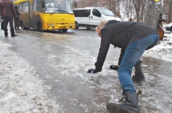 Киевлян призвали массово обращаться в суды из-за обледеневшей столицы