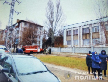 Проверено, мин нет. В Николаеве "минировали" школу, теперь ищут "минера" (ФОТО)