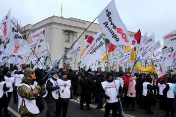 Акция предпринимателей переросла в Майдан? Полиция применила газ и блокирует установку палаток - ОНЛАЙН