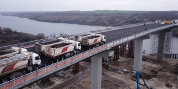 Балочный мост в Запорожье прошел испытания и может быть открыт в декабре (фото)