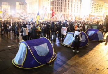 Протест предпринимателей: митингующие провели ночь на Майдане