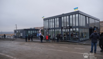 На КПВВ «Новотроицкое» открылся модульный сервисный центр