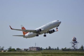 Бетонирование новой взлетно-посадочной полосы в аэропорту Симферополь почти завершено