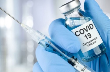 В Украине вакцинация от COVID-19 пройдет в три этапа