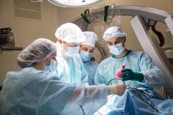 Министр здравоохранения Крыма лично провел операцию на мозге 81-летней пациентки