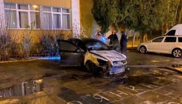 Во Львове подожгли автомобиль детектива НАБУ