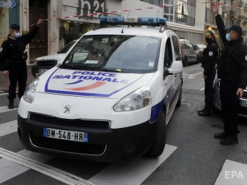 Во Франции мужчина захватил заложников. Двое человек погибли, есть раненные