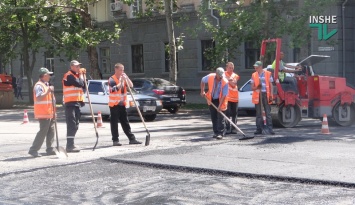 Чиновники Николаевской ОГА не видят своей вины в том, что 170 млн. грн. на ремонт местных дорог не были использованы