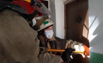 В Покрове спасатели «вскрыли» дверь квартиры, чтобы помочь пенсионерке