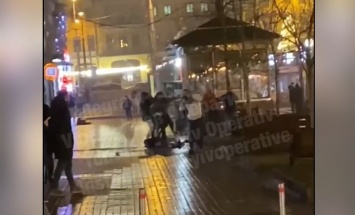 В Киеве на Крещатике произошла крупная драка, видео