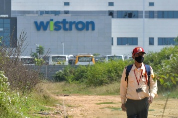 Apple отказалась от услуг завода Wistron