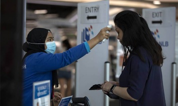 Уже четыре страны запретили прямые рейсы из ЮАР