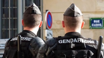 Во Франции мужчина расстрелял полицейских