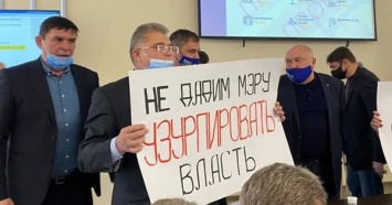 В Мариуполе подрались депутаты из-за бюджета