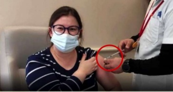 Первая украинка вакцинировалась от коронавируса