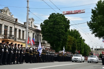 В Крыму планируют проводить парад Победы