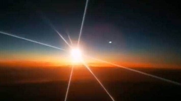Огненный шар в небе: в Китае сняли на видео падение метеорита