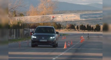 Volkswagen Tiguan 2020 года проходит «лосиный тест» (ВИДЕО)