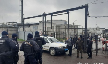 В Николаеве злоумышленники захватили нефтебазу в Ингульском районе