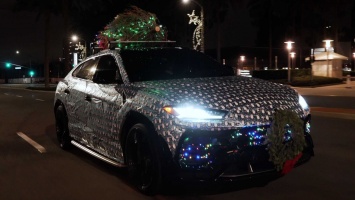 Lamborghini Urus «упаковали» как рождественский подарок (ВИДЕО)
