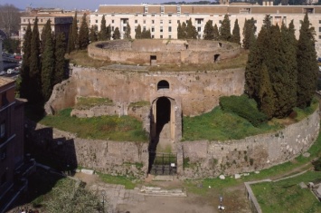 Практически завершились реставрационные работы в усыпальнице первого императора Древнего Рима