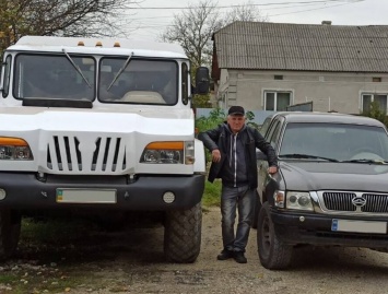 В Украине построили огромный внедорожник размером с полтора Хаммера