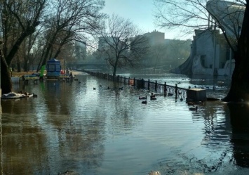 Потоп в парке Глобы: в горсовет объяснили, что произошло