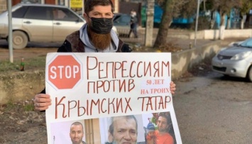 В Крыму прошел очередной одиночный пикет против репрессий