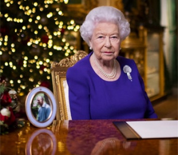 Это очень смешно: пародия на рождественскую речь Елизаветы II с участием принца Джорджа