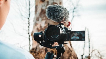 "Новогодний ценопад" от FeiyuTech: ТОП-3 лучших стедикама для фотокамер