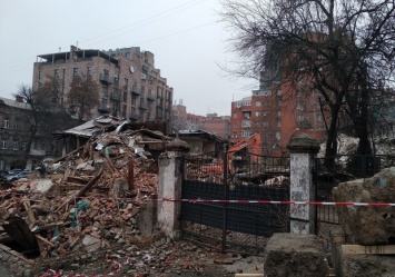 В центре Днепра снесли два дома: что появится на их месте