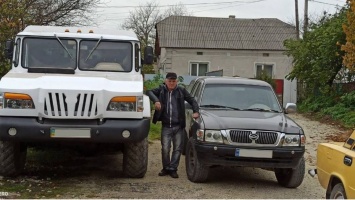 Размером с грузовик: на Тернопольщине построили внедорожник Ukraine