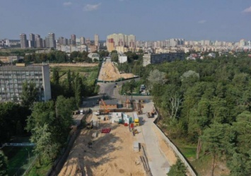 Трещит по швам: строительство метро может разрушить дом на Виноградаре