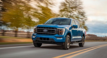 Ford налаживает «толпы» F-150 на американских парковках для серийной сборки