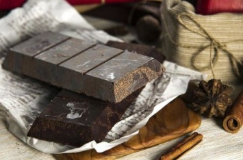 Вредно ли есть шоколад с белым налетом