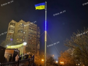 Самый высокий флагшток в Запорожской области сияет в патриотических цветах (фото, видео)