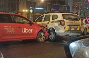 Об этом мечтают 80% водителей: в Киеве таксист "поздравил" копов с Новым годом