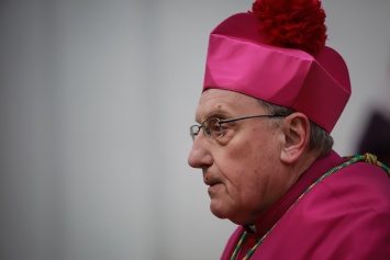 Глава белорусских католиков отправлен в отставку после возвращения в страну