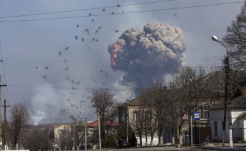 Взрывы на арсенале в Балаклее: часть ВСУ заплатит 500 тыс. грн сыну погибшей женщины