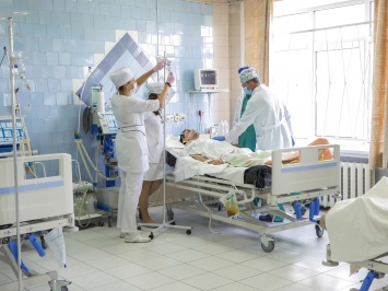 Кабмин изменил процедуру расследования смертей медиков от коронавируса