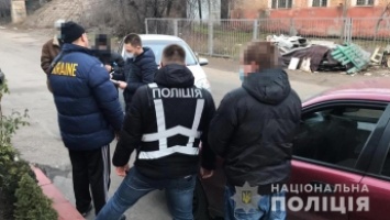 В Запорожье правоохранители задержали сутенера (фото)