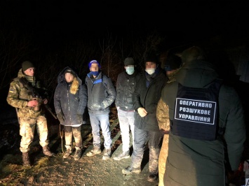 На Закарпатье пограничники предотвратили незаконную переправку в Венгрию трех граждан Сирии